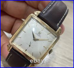OMEGA Carré Ref. 3903 AUTOMATIC 32.5 mm 18k SOLID GOLD VINTAGE RARE WATCH