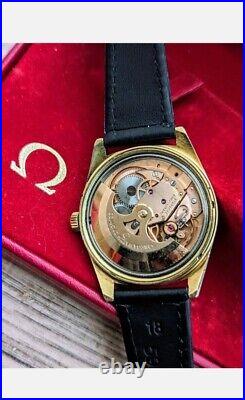 Stunning vintage 1960's Omega Geneve RARE black dial Withbox. Recently Serviced
