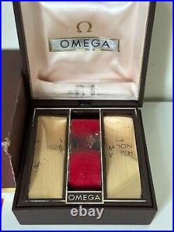 Ultra Rare Vintage Omega Speedmaster Professional Moonwatch Box & Booklet 1975