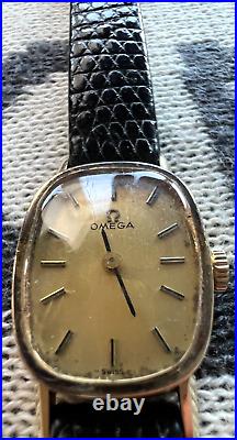 Vintage 14k Solid Gold Omega Case Ladies Manual Watch 17J WORKS GOOD RARE