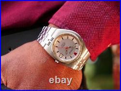 Vintage Omega Constellation F300 Rare D Shaped Case Men's Wrist Watch 1970
